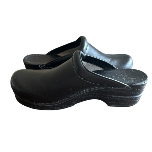 Dansko Black Professional Leather Clog Size 7.5 - 8 Style 047020202 MSRP 145.00 - Picture 2 of 12